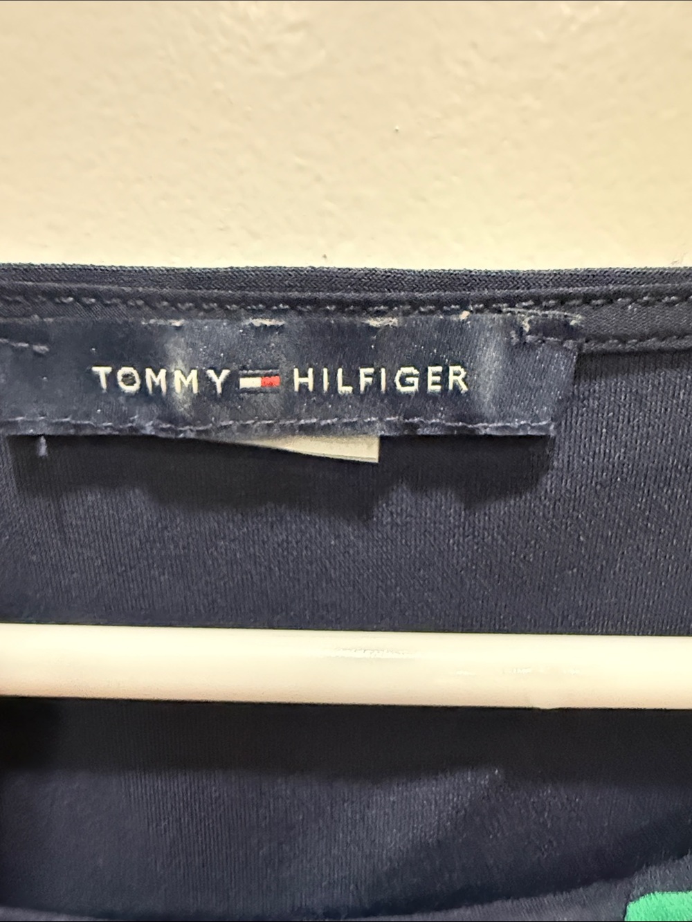 Tommy Hilfiger Navy Striped Sleeveless V-Notch Blouse with Green & Cream Bands - Picture 3 of 5